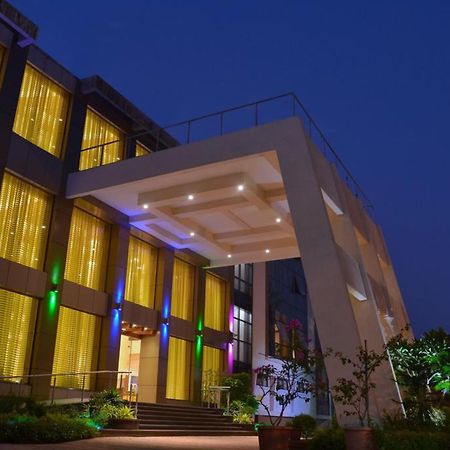 Club Emerald Mumbai Exteriör bild