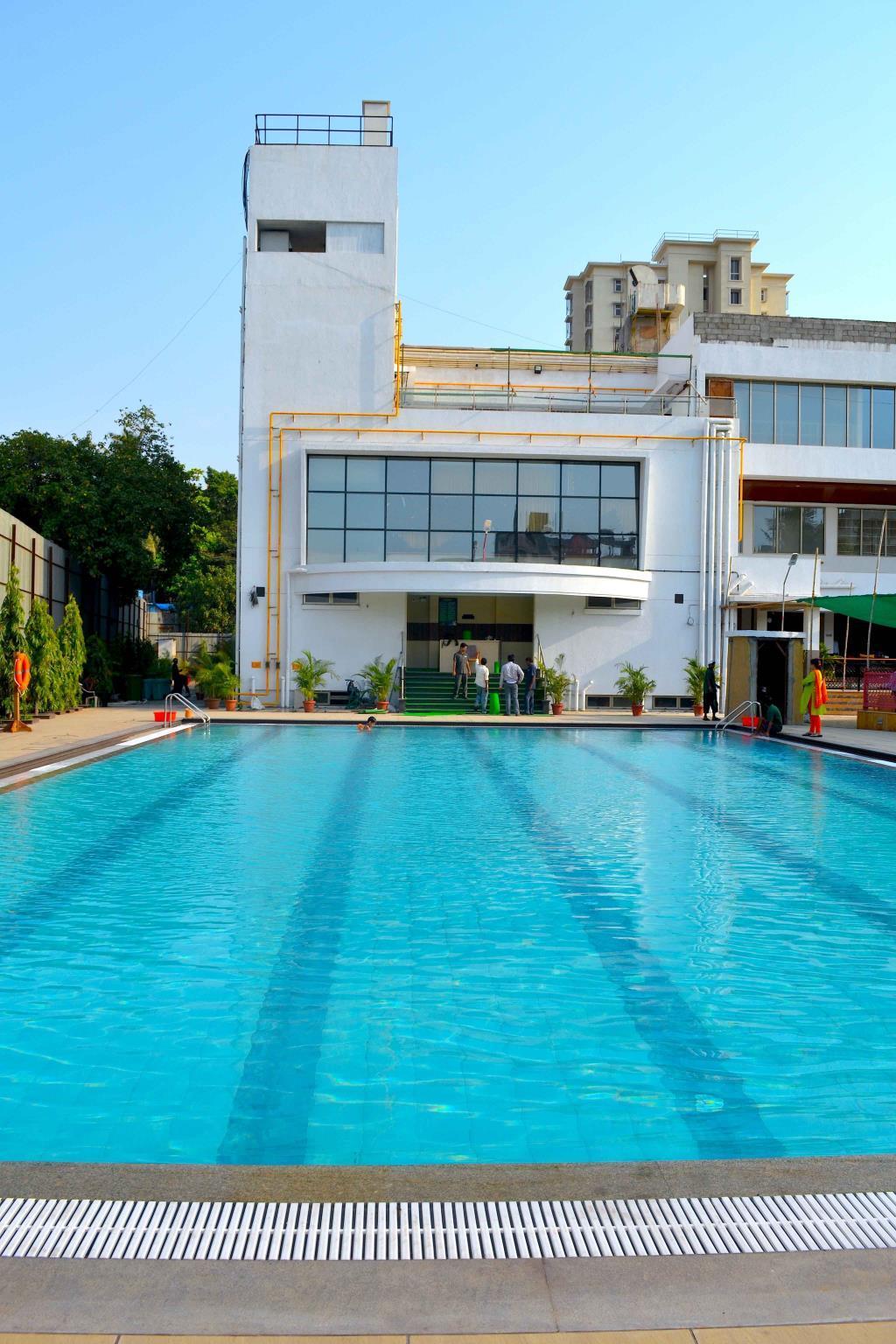 Club Emerald Mumbai Exteriör bild