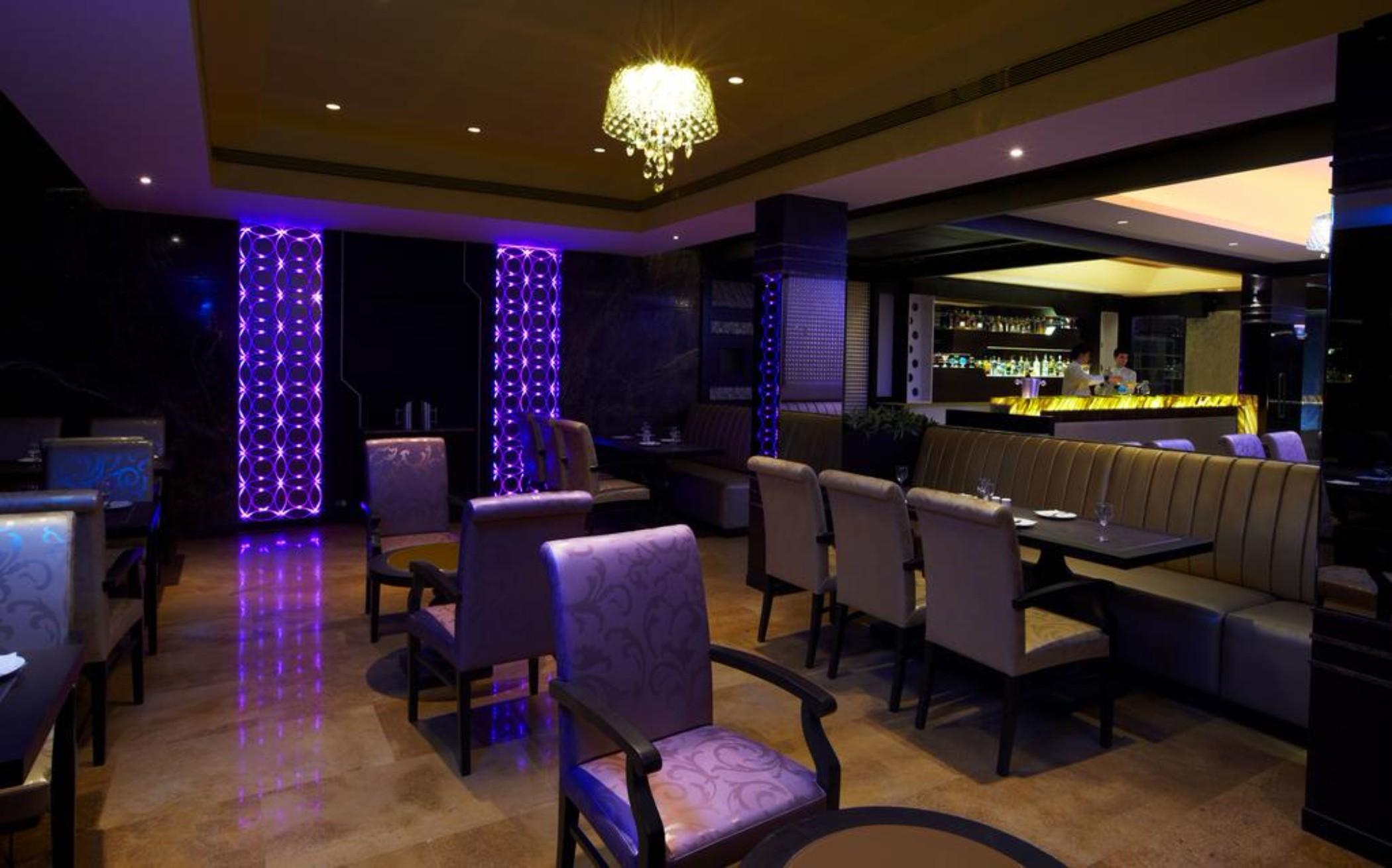 Club Emerald Mumbai Exteriör bild