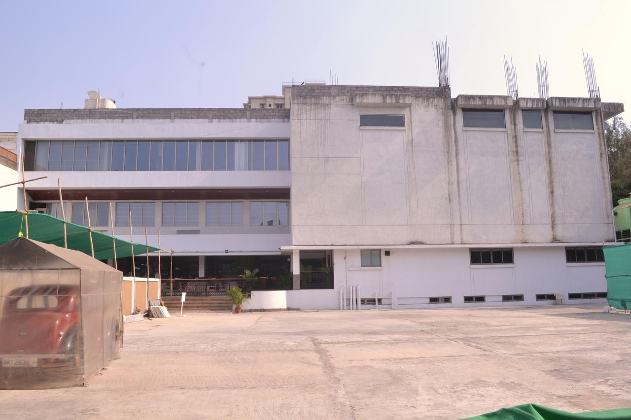 Club Emerald Mumbai Exteriör bild